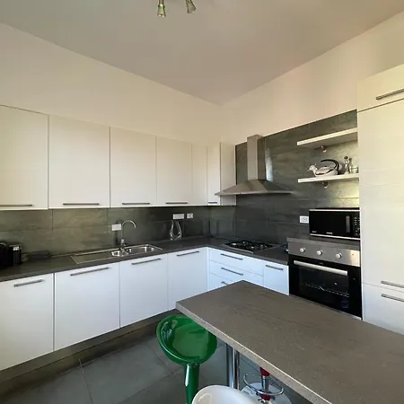 Centro Lagrange 29 *